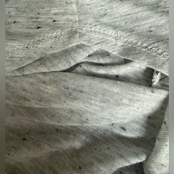 NWOT Hummingbird Plus Gray V-Neck Top with Long Sheer Embroidered Sleeves - Picture 10 of 10